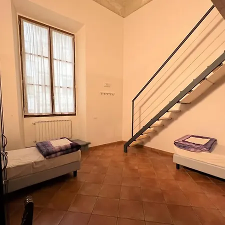 Hostel Emerald Palace