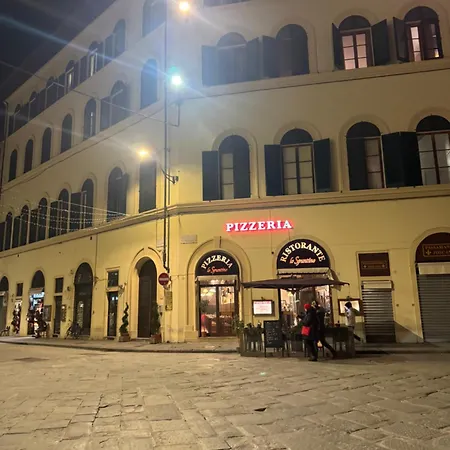 Emerald Palace Hostel Floransa