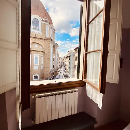 Emerald Palace Хостел *