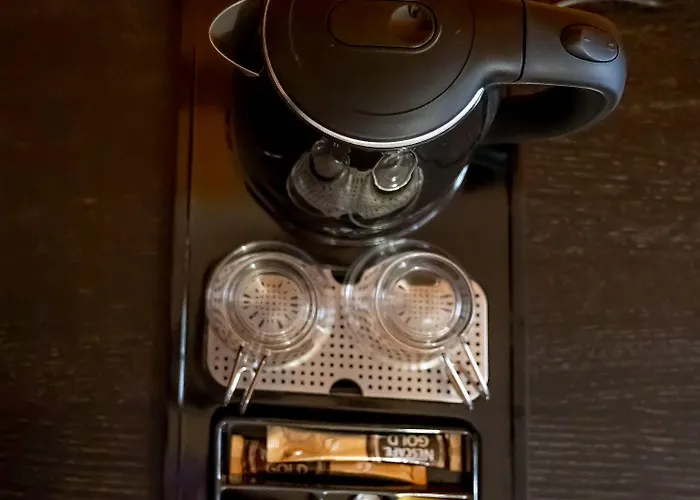 Hostel Emerald Palace *