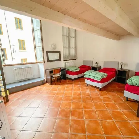 Emerald Palace Hostel