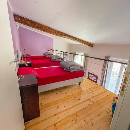 Hostel Emerald Palace *