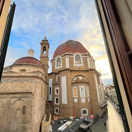 Emerald Palace Ostello