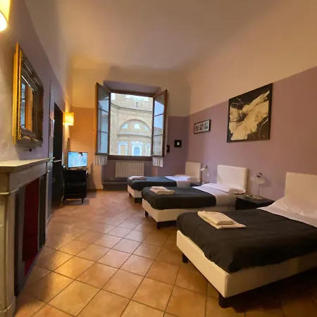 Emerald Palace Hostel *