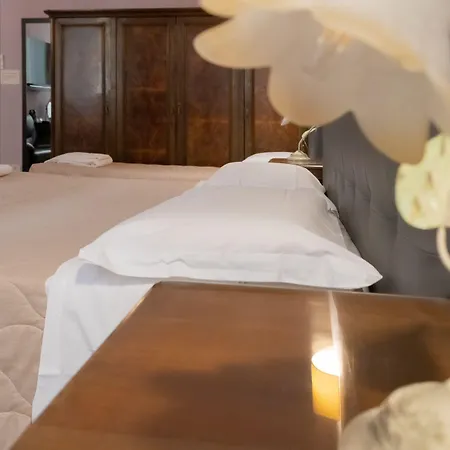 Emerald Palace Hostel *