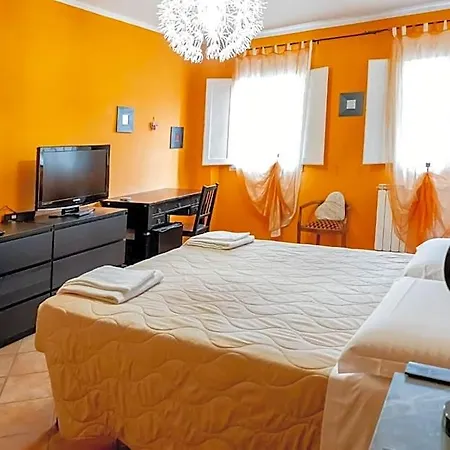 Emerald Palace Albergue
