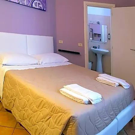 Emerald Palace Albergue
