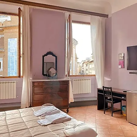 Emerald Palace Hostel Florencie