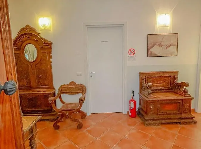 Emerald Palace אכסניה