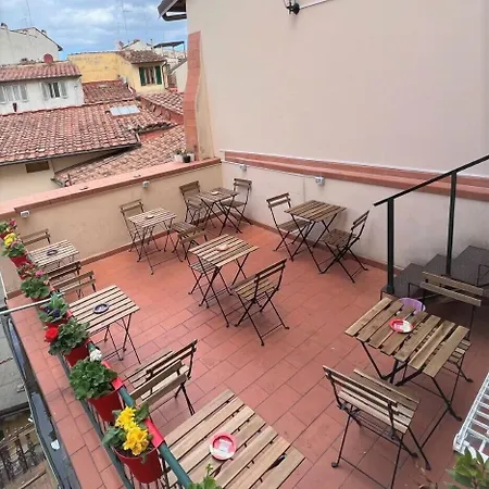 Emerald Palace Vandrarhem *