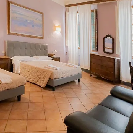 Vandrarhem Emerald Palace